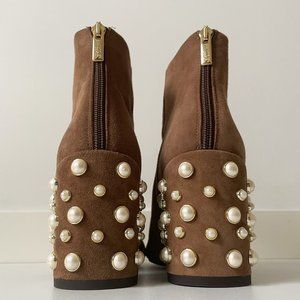 Stuart Weitzman Suede Pearl Brown Designer Heeled Booties - Size 9.5